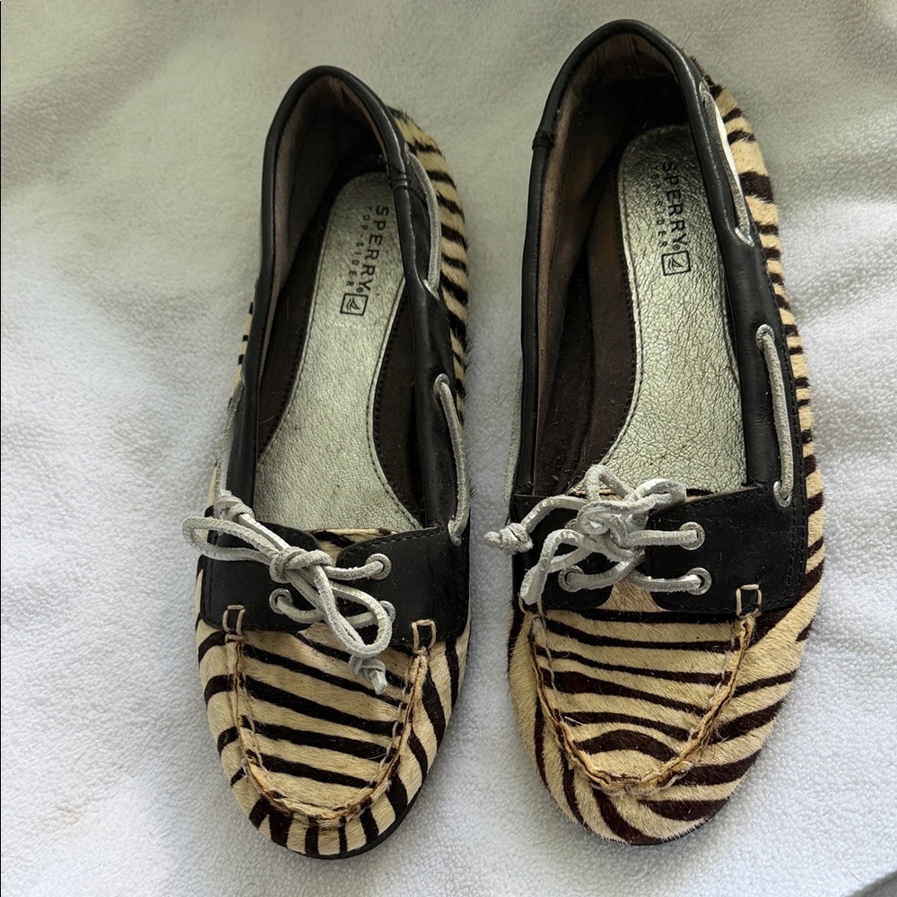 Sperry Women's Zebra-Print Moccasin Flats in Black and Tan